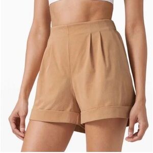 Lululemon practical play short 3.5’ - beech wood - size 6